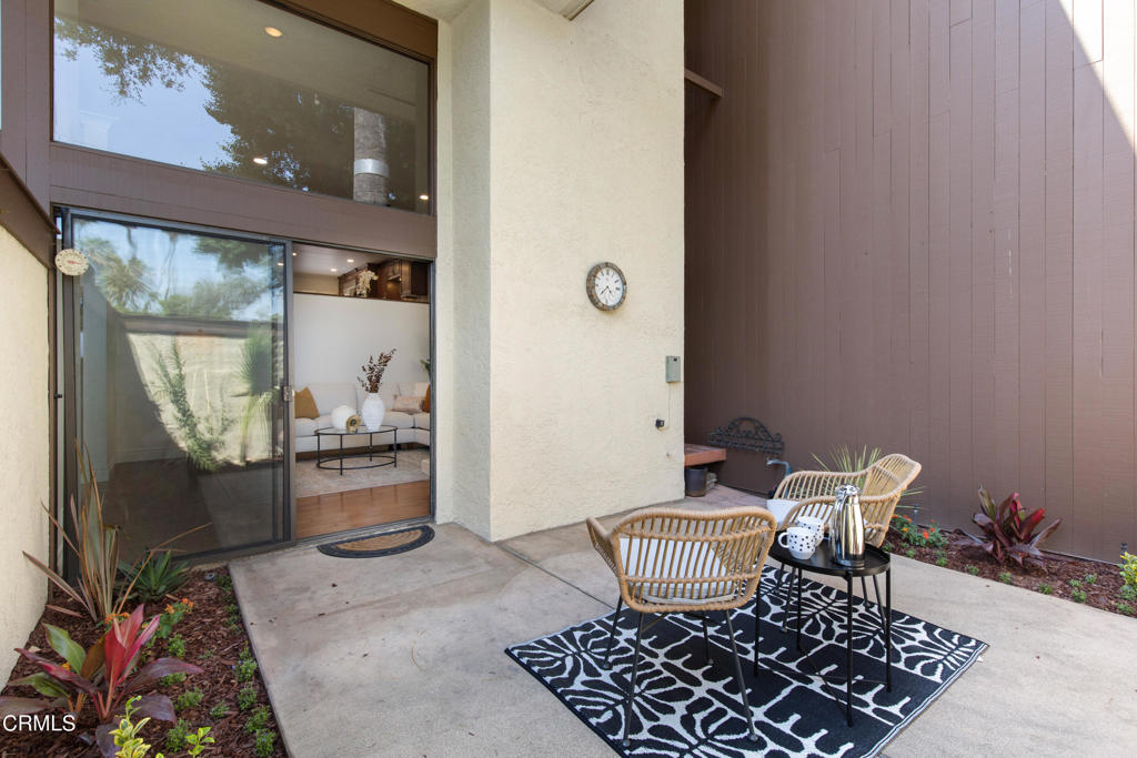 1 S Orange Grove Blvd. Boulevard 12