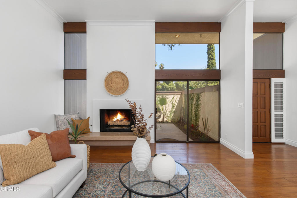 1 S Orange Grove Blvd. Boulevard 12