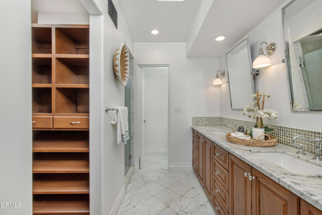 1 S Orange Grove Blvd. Boulevard 12