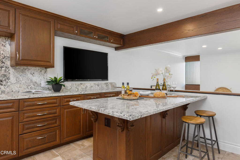 1 S Orange Grove Blvd. Boulevard 12