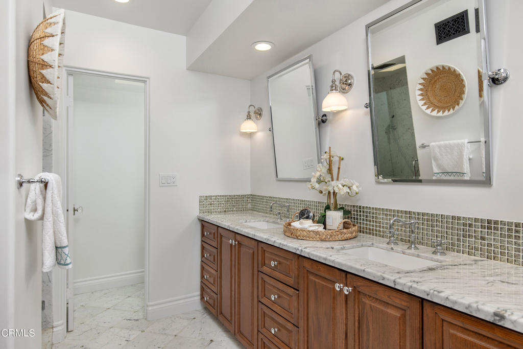 1 S Orange Grove Blvd. Boulevard 12