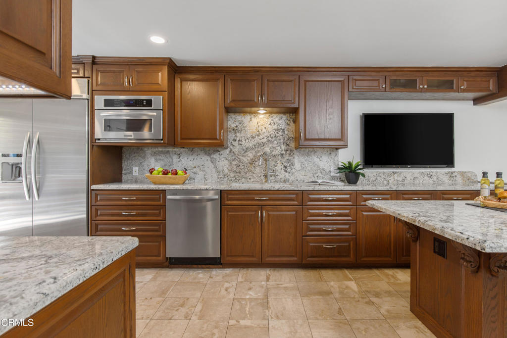 1 S Orange Grove Blvd. Boulevard 12