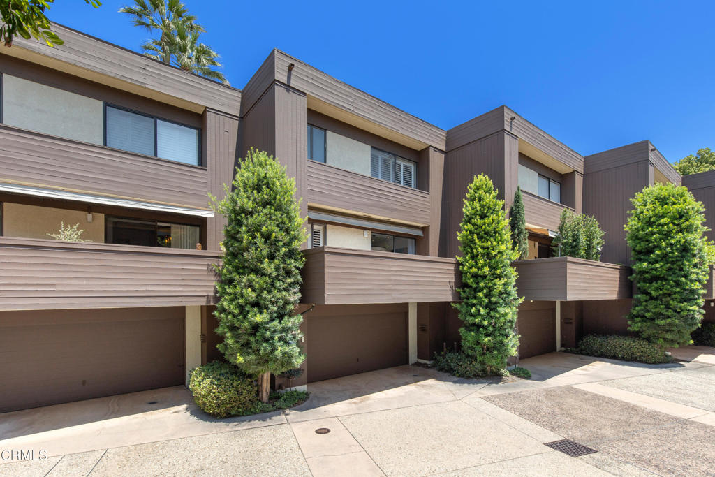 1 S Orange Grove Blvd. Boulevard 12