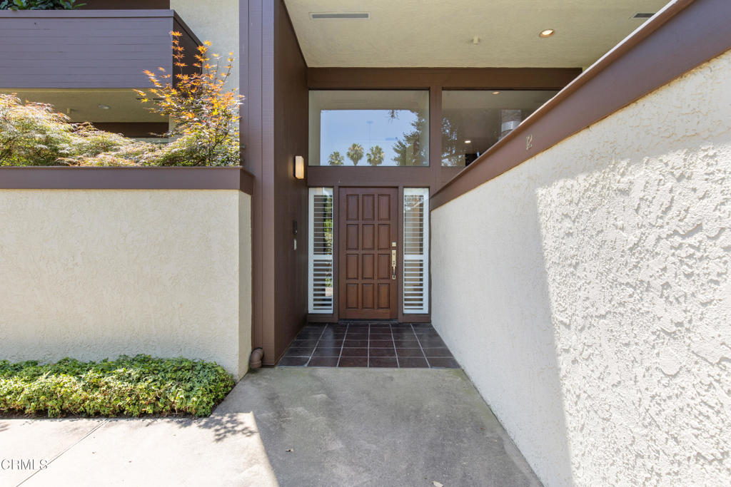 1 S Orange Grove Blvd. Boulevard 12