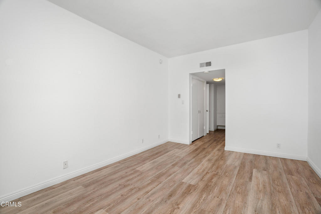 440 Veteran Avenue 202