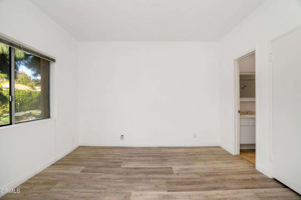 440 Veteran Avenue 202