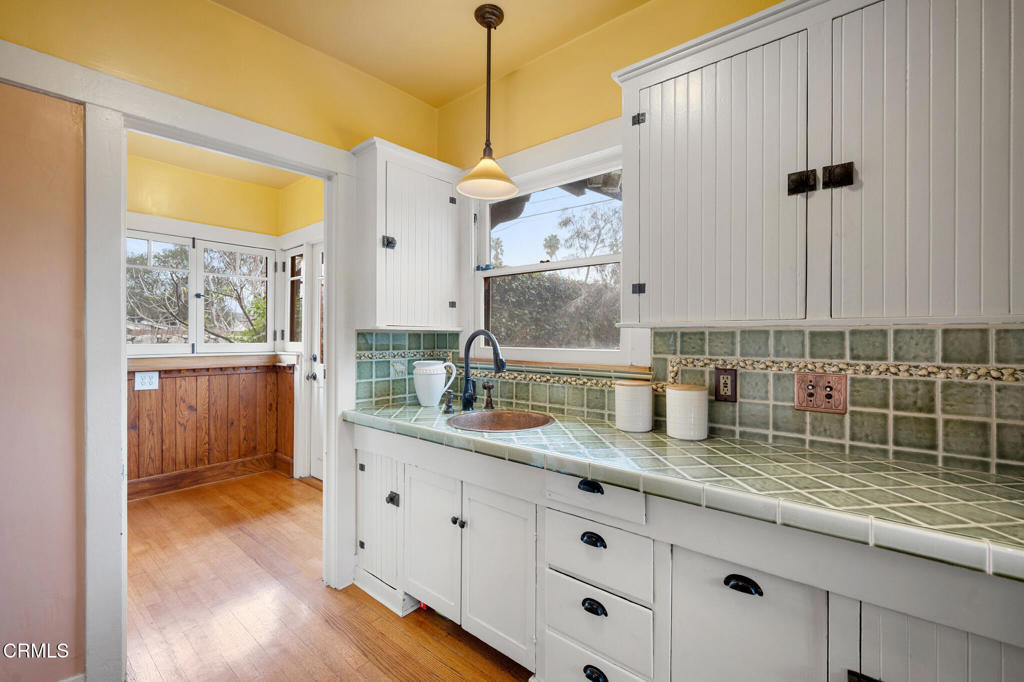 845 847 S Los Robles Avenue