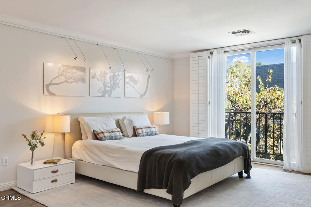 348 S Orange Grove Boulevard