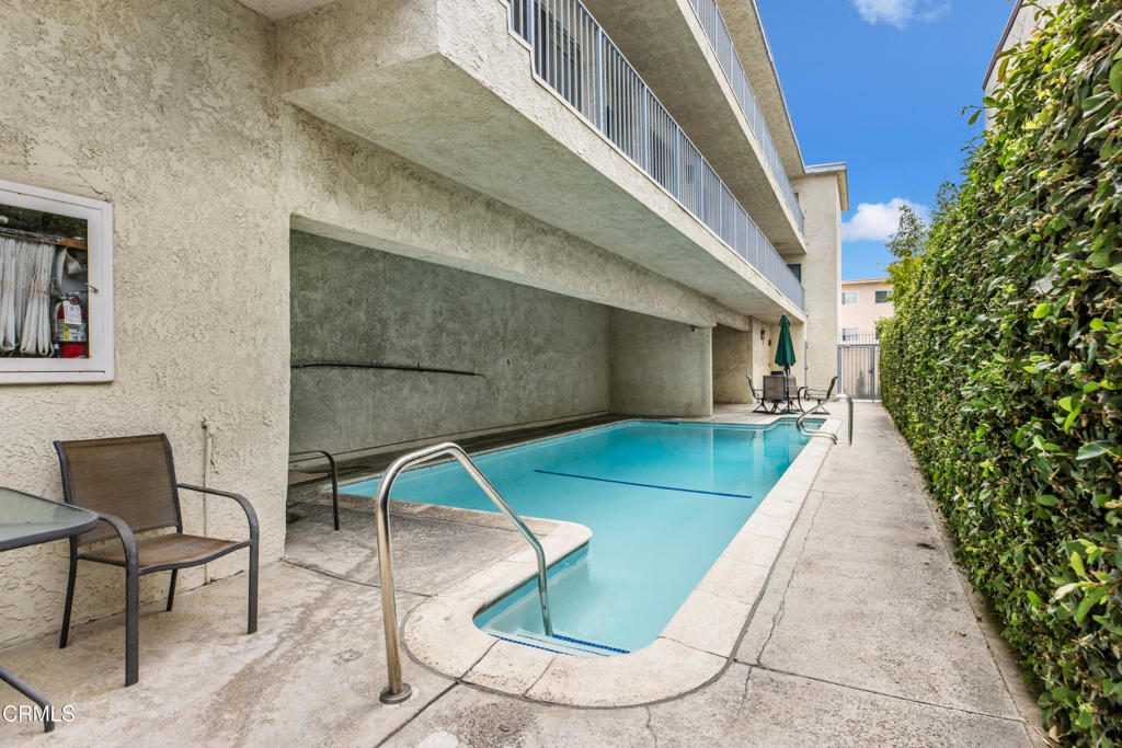 5354 Lindley Avenue 202