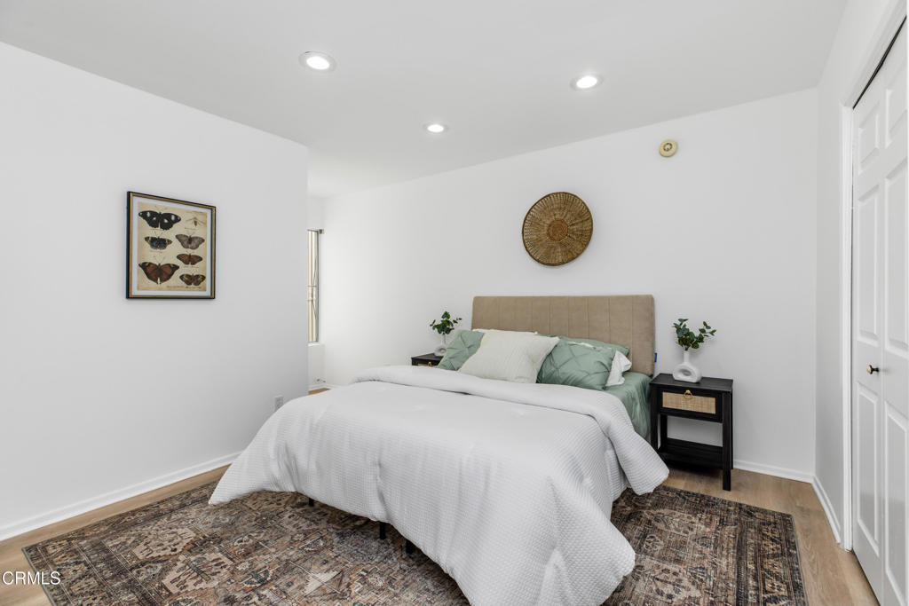 5354 Lindley Avenue 202