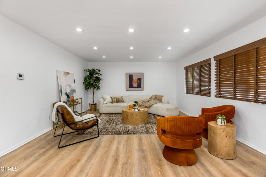 5354 Lindley Avenue 202