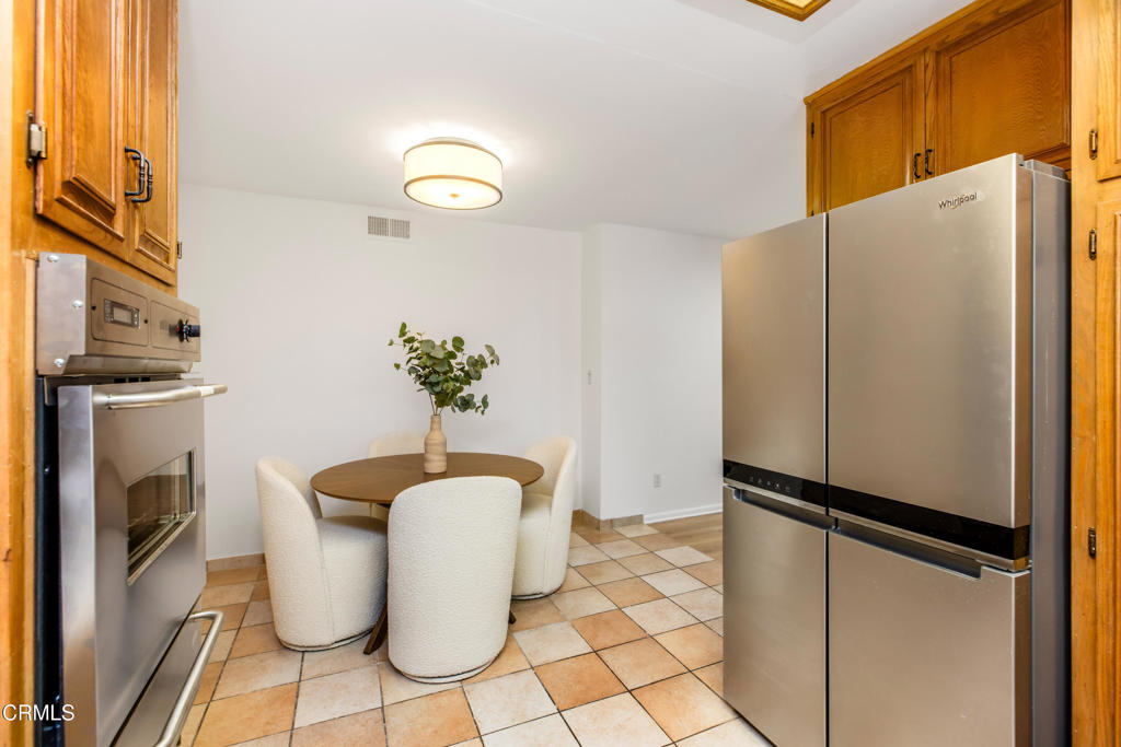 5354 Lindley Avenue 202