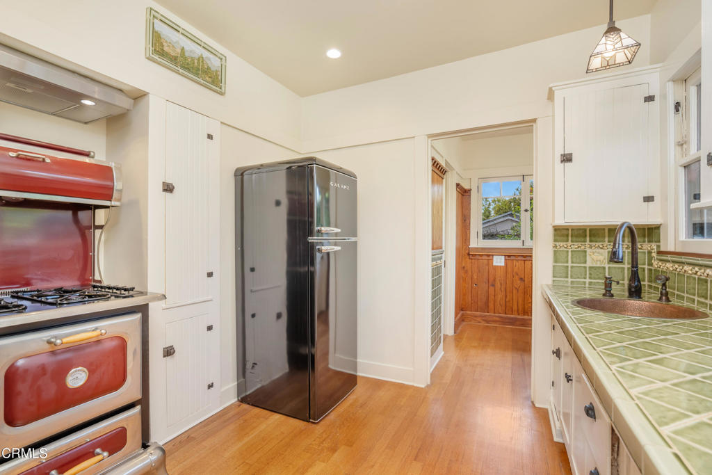 845 S Los Robles Avenue