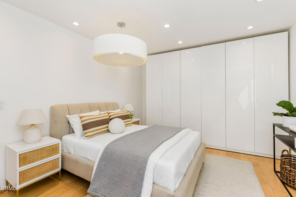 141 S Hudson Avenue 401