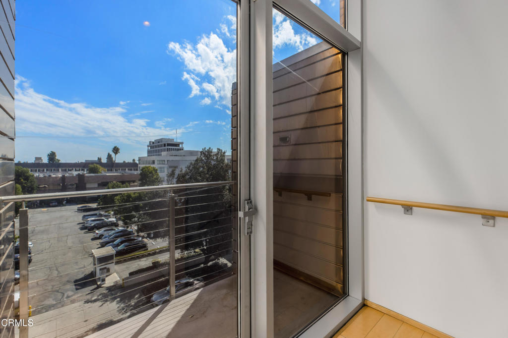 141 S Hudson Avenue 401