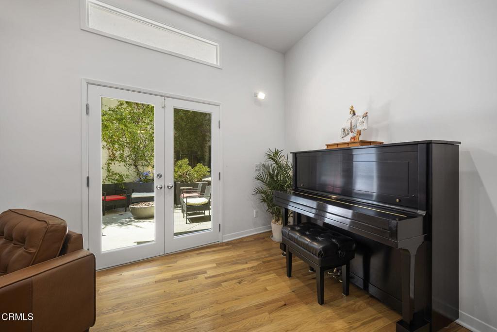 3551 Dixie Canyon Place