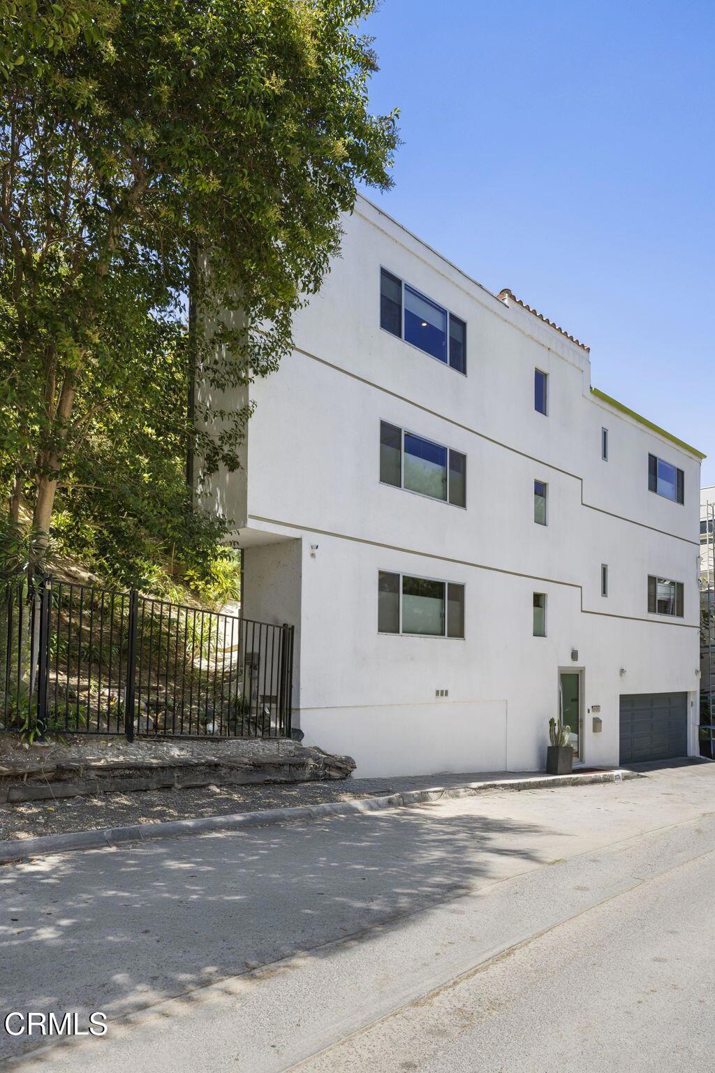 3551 Dixie Canyon Place