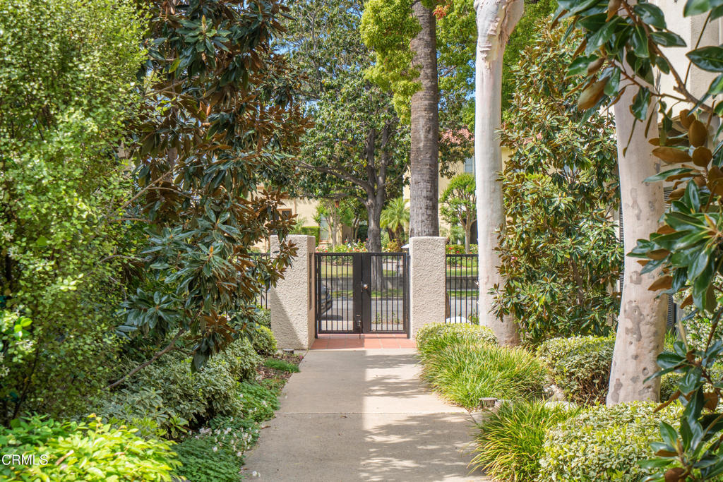 108 S Grand Avenue