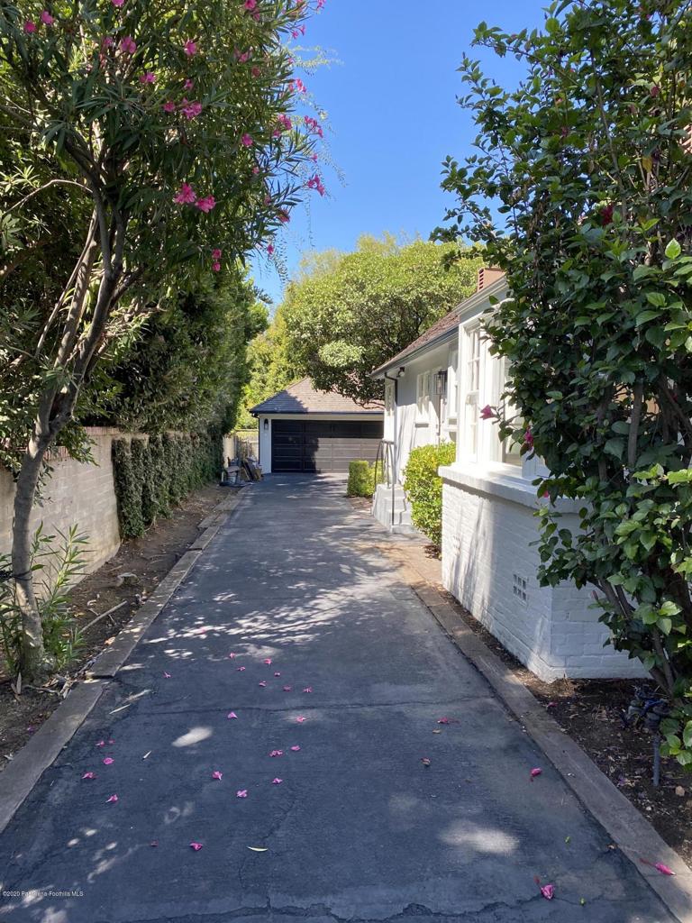1489 Waverly Road