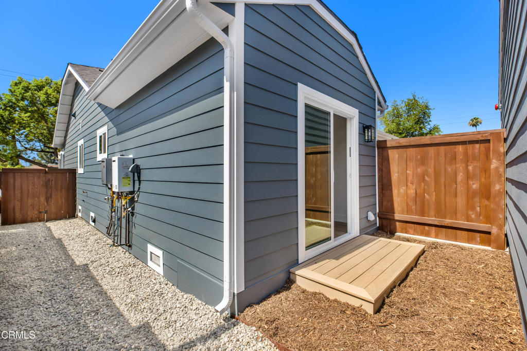 1533 2 E Topeka Street