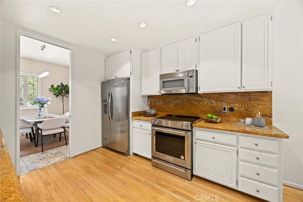 700 S Lake Avenue 140