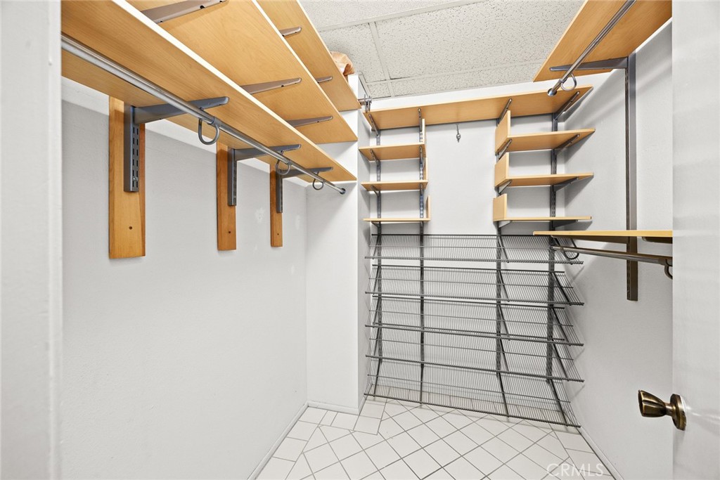 700 S Lake Avenue 140