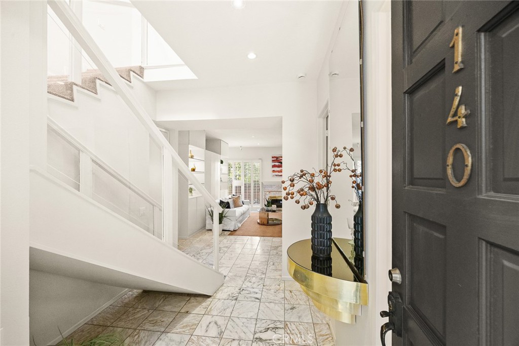 700 S Lake Avenue 140