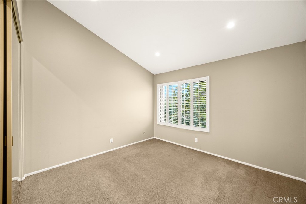 700 S Lake Avenue 140