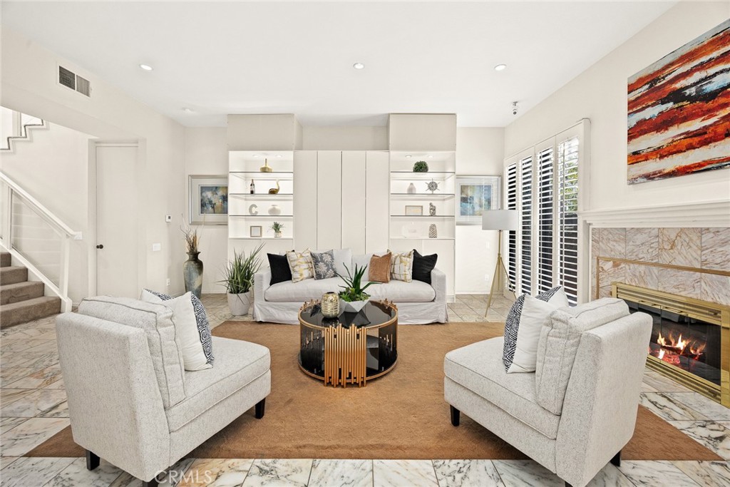 700 S Lake Avenue 140