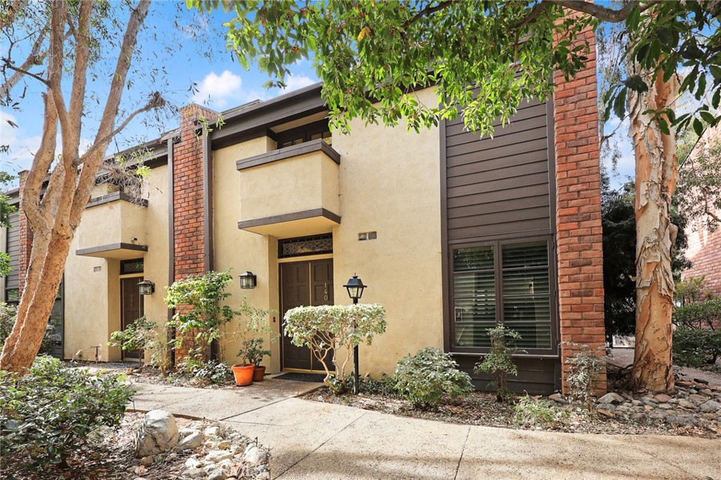 700 S Lake Avenue 140