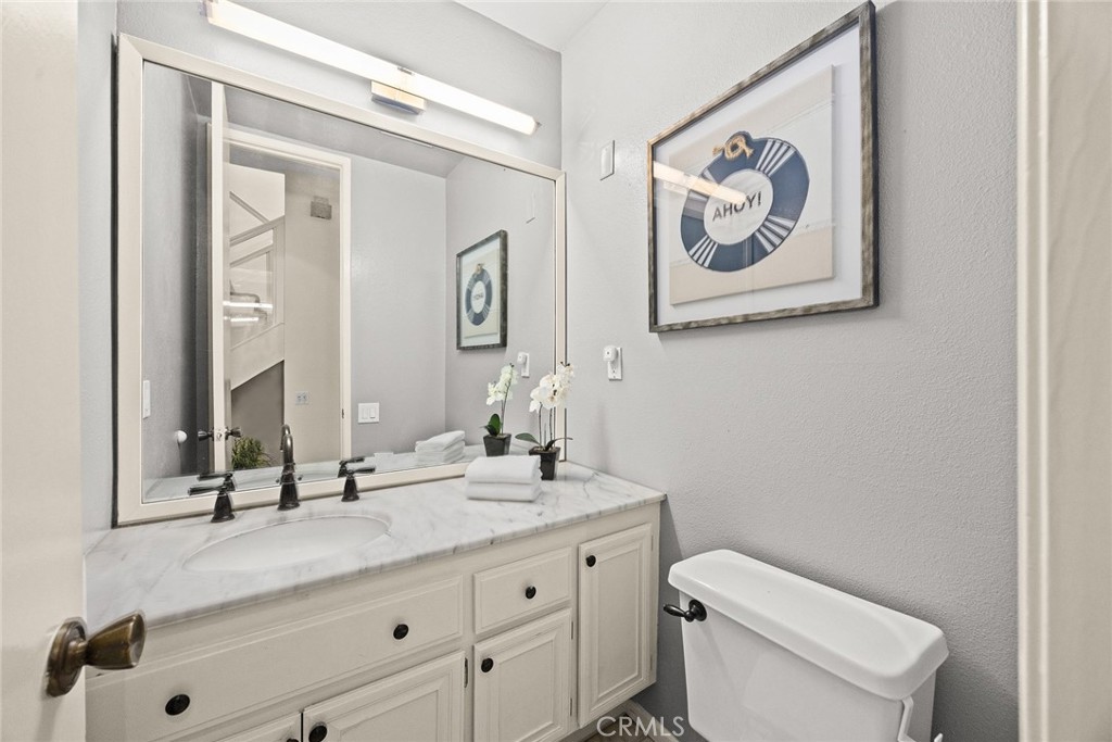 700 S Lake Avenue 140