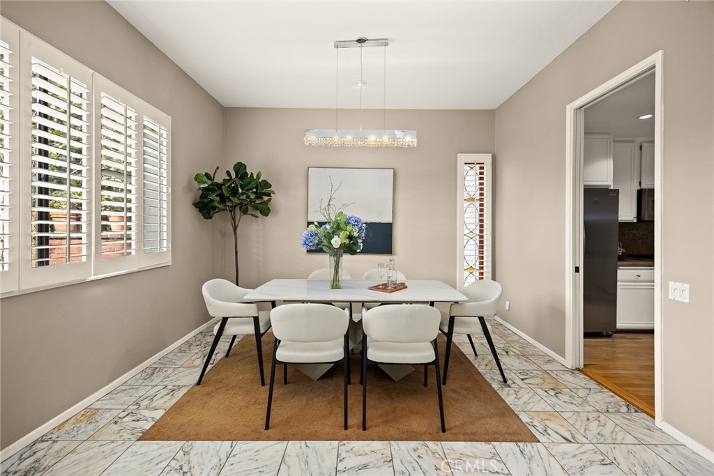 700 S Lake Avenue 140