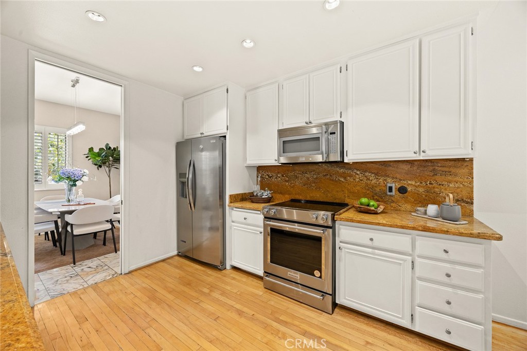 700 S Lake Avenue 140