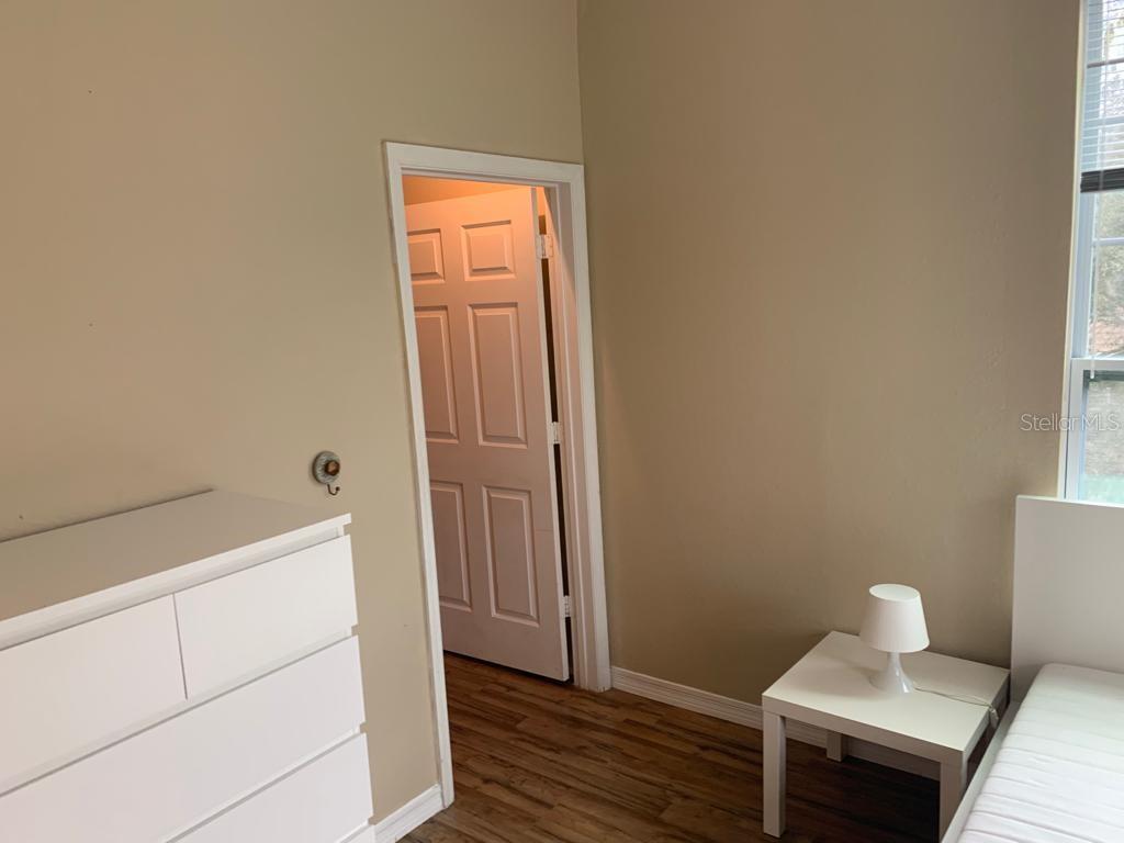 1990 ERVING CIR #304