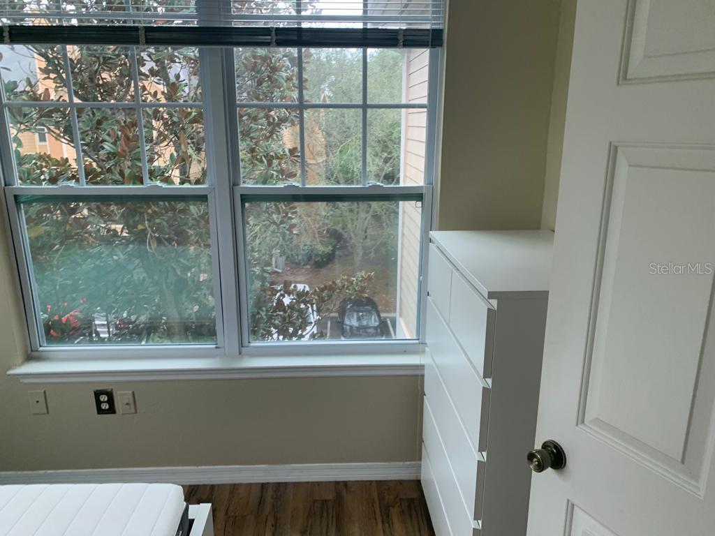 1990 ERVING CIR #304