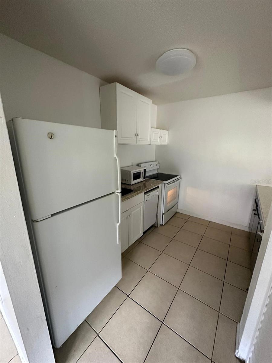 2340 HUNTINGTON GREEN CT #1