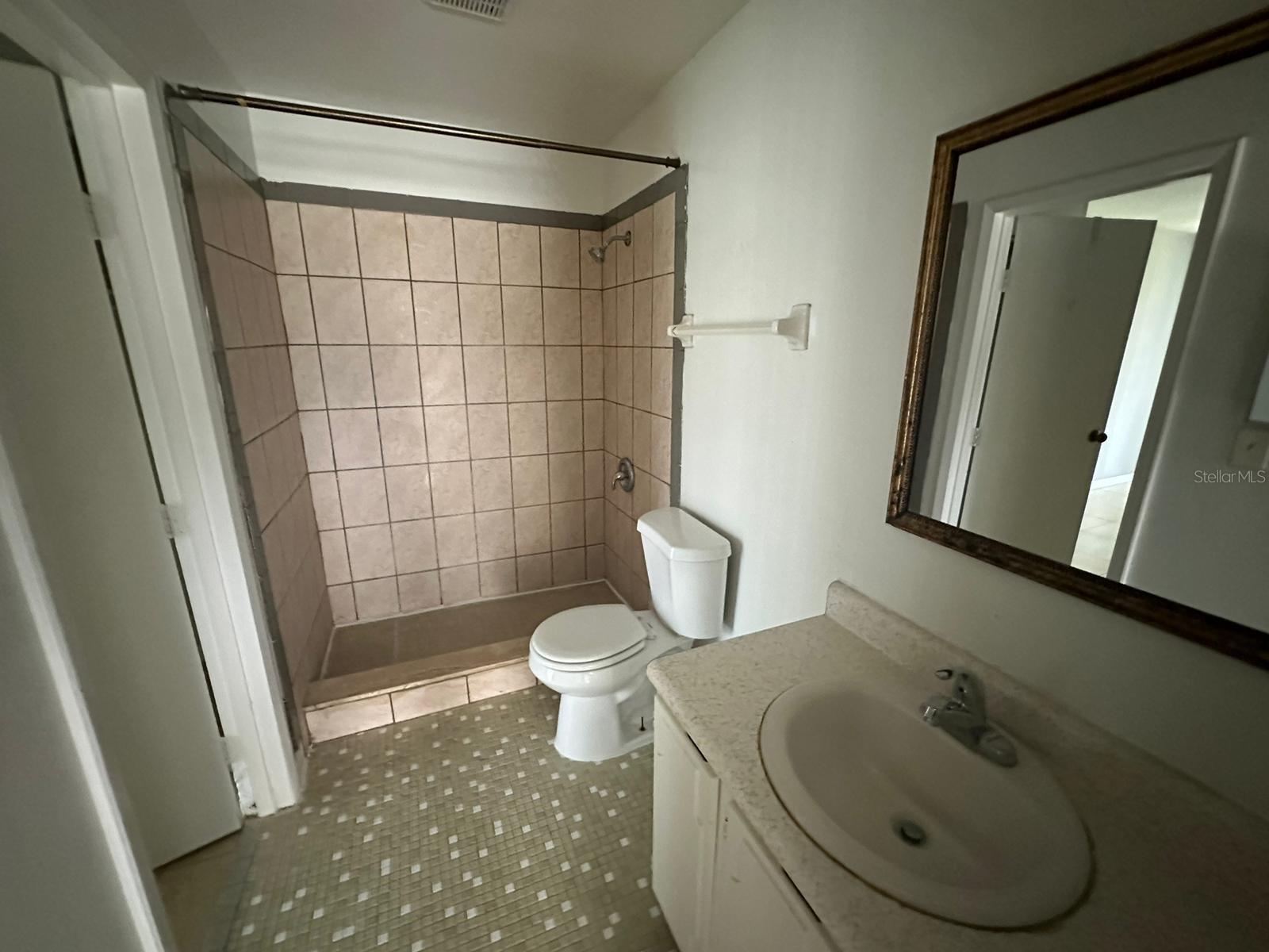 2340 HUNTINGTON GREEN CT #1