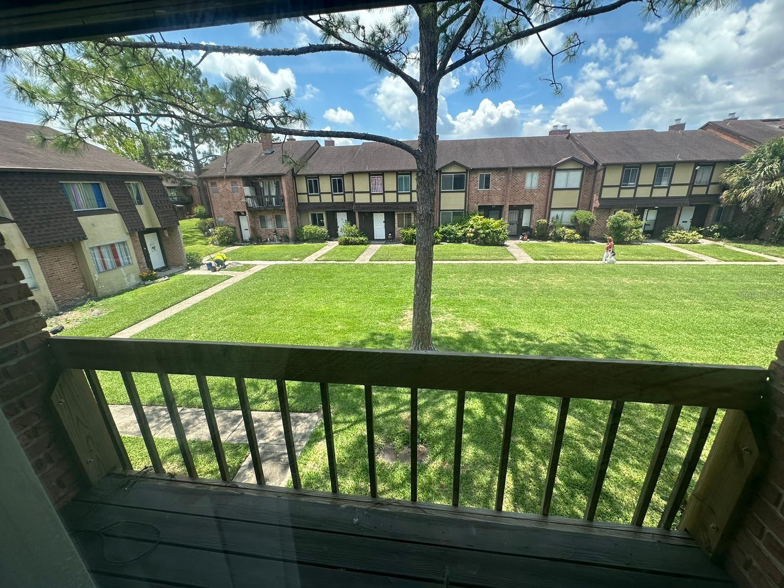 2340 HUNTINGTON GREEN CT #1