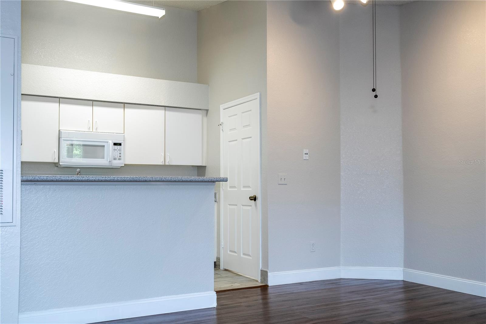 2214 METROPOLITAN WAY #1031