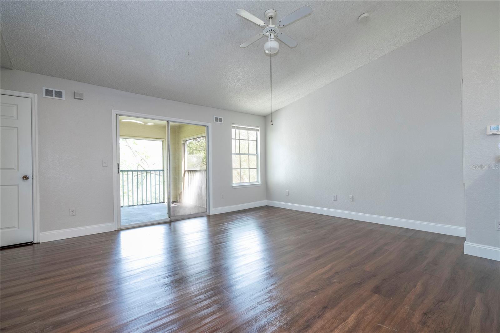 2214 METROPOLITAN WAY #1031