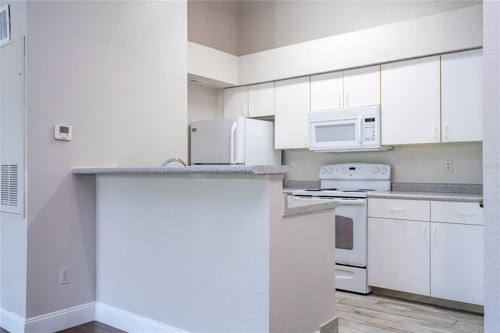 2214 METROPOLITAN WAY #1031