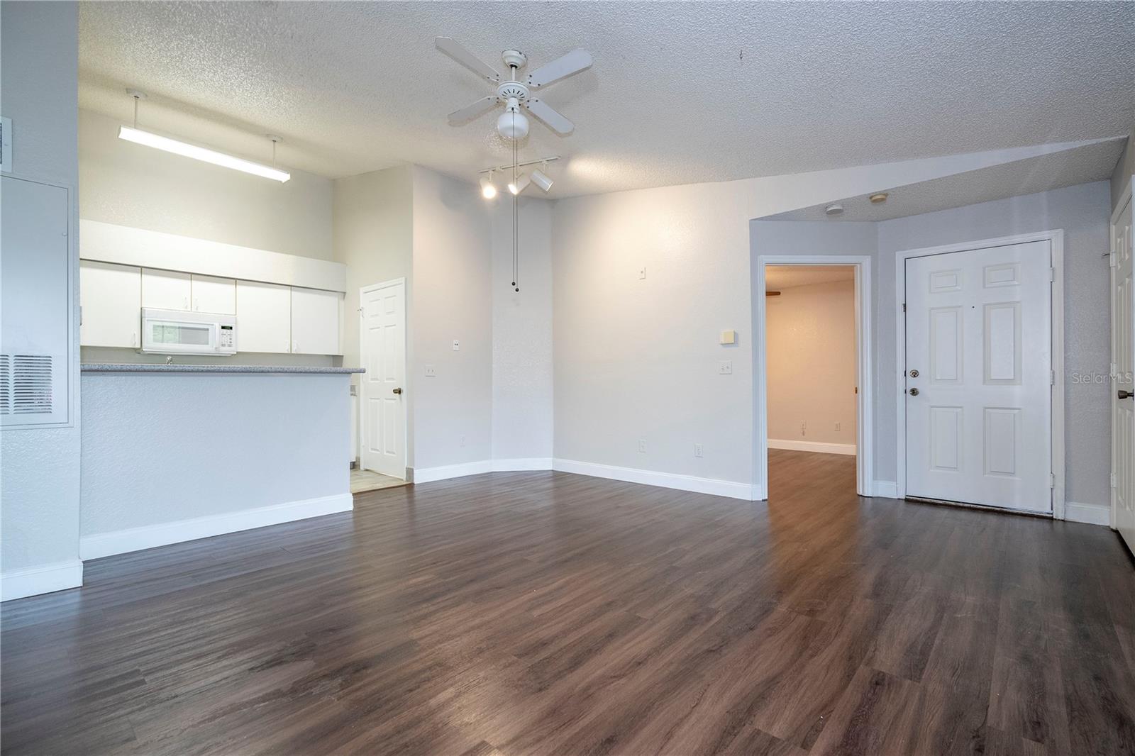 2214 METROPOLITAN WAY #1031