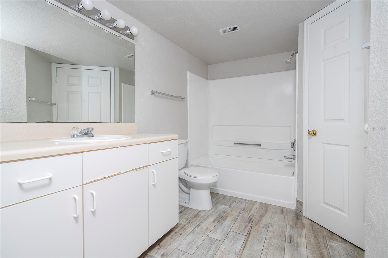 2214 METROPOLITAN WAY #1031