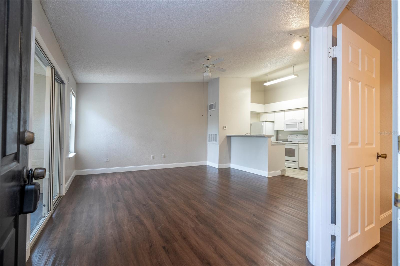 2214 METROPOLITAN WAY #1031