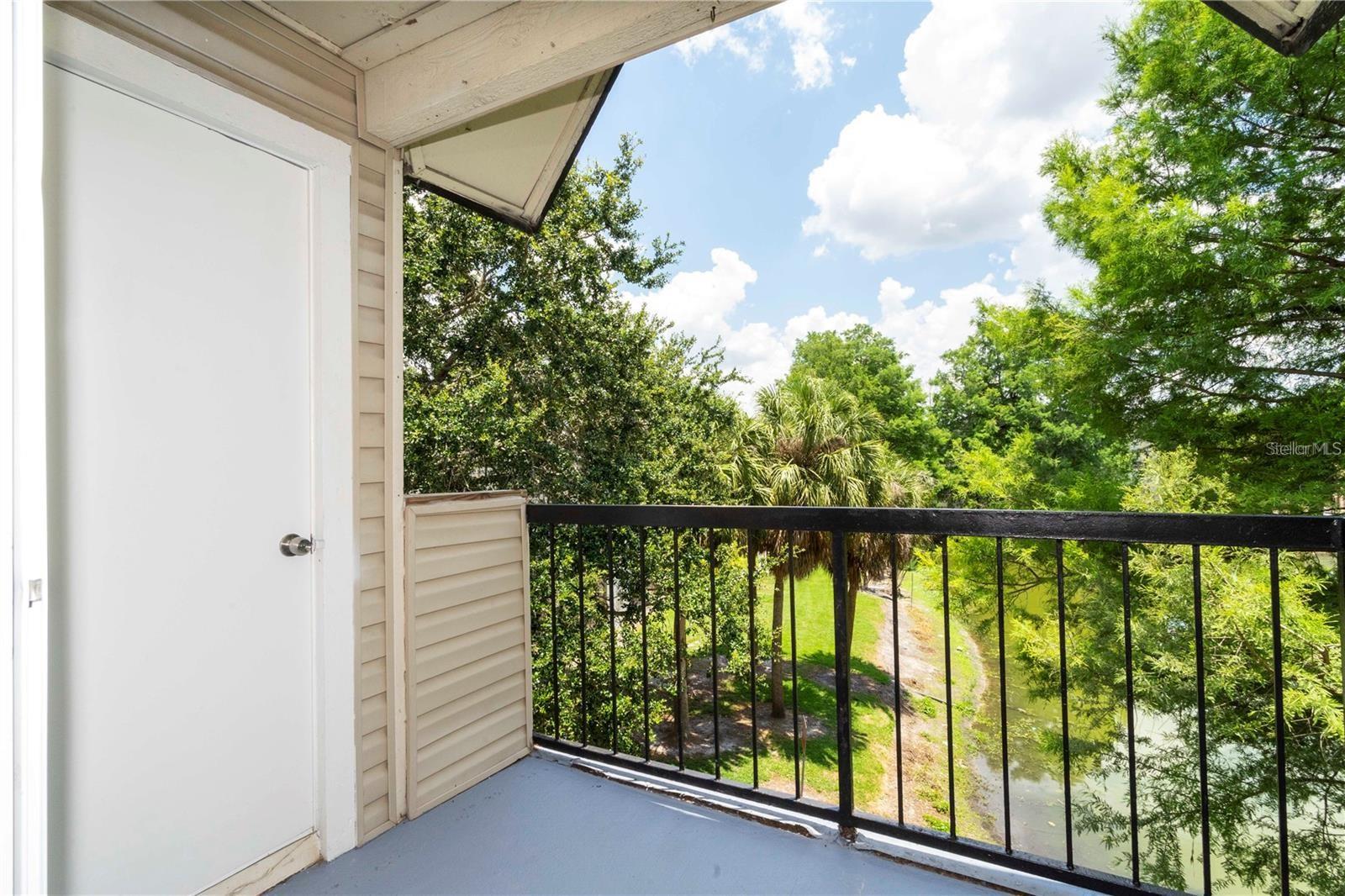 1932 LAKE ATRIUMS CIR #86
