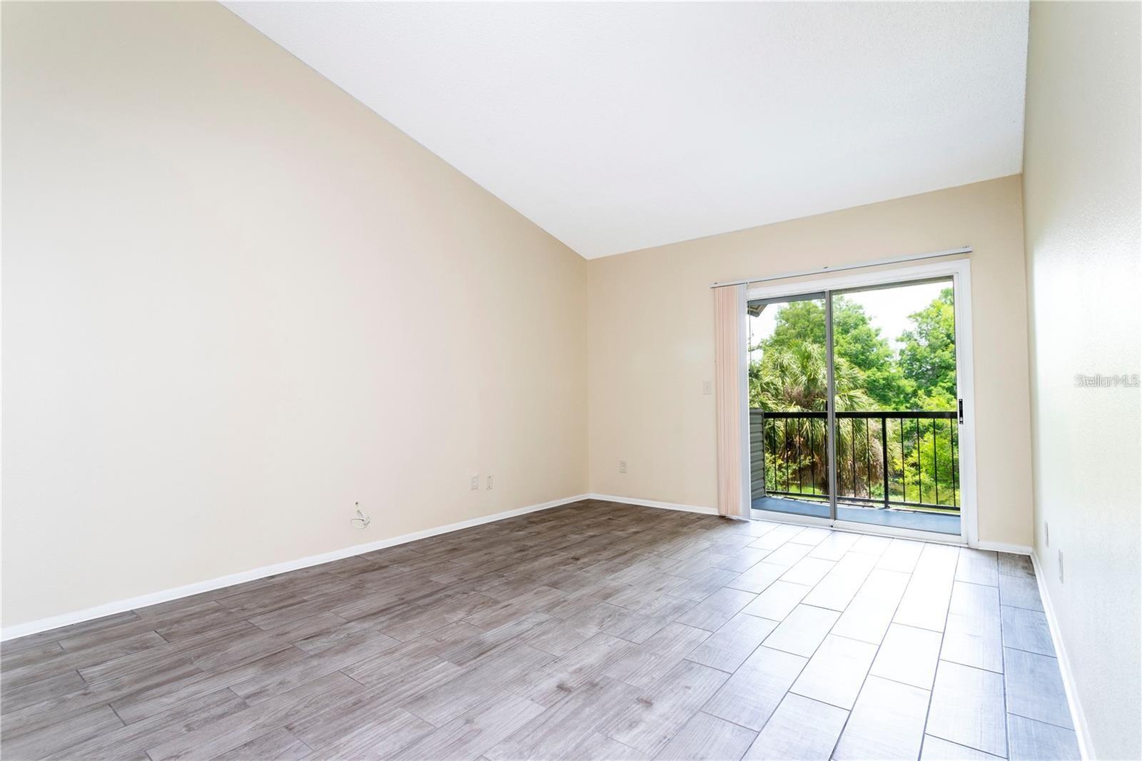 1932 LAKE ATRIUMS CIR #86