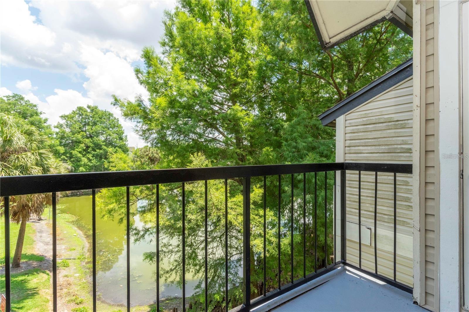 1932 LAKE ATRIUMS CIR #86