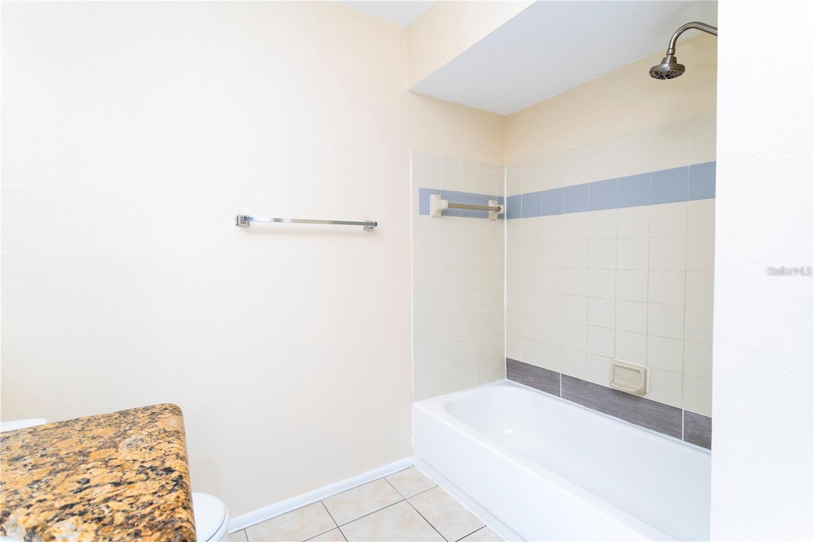 1932 LAKE ATRIUMS CIR #86