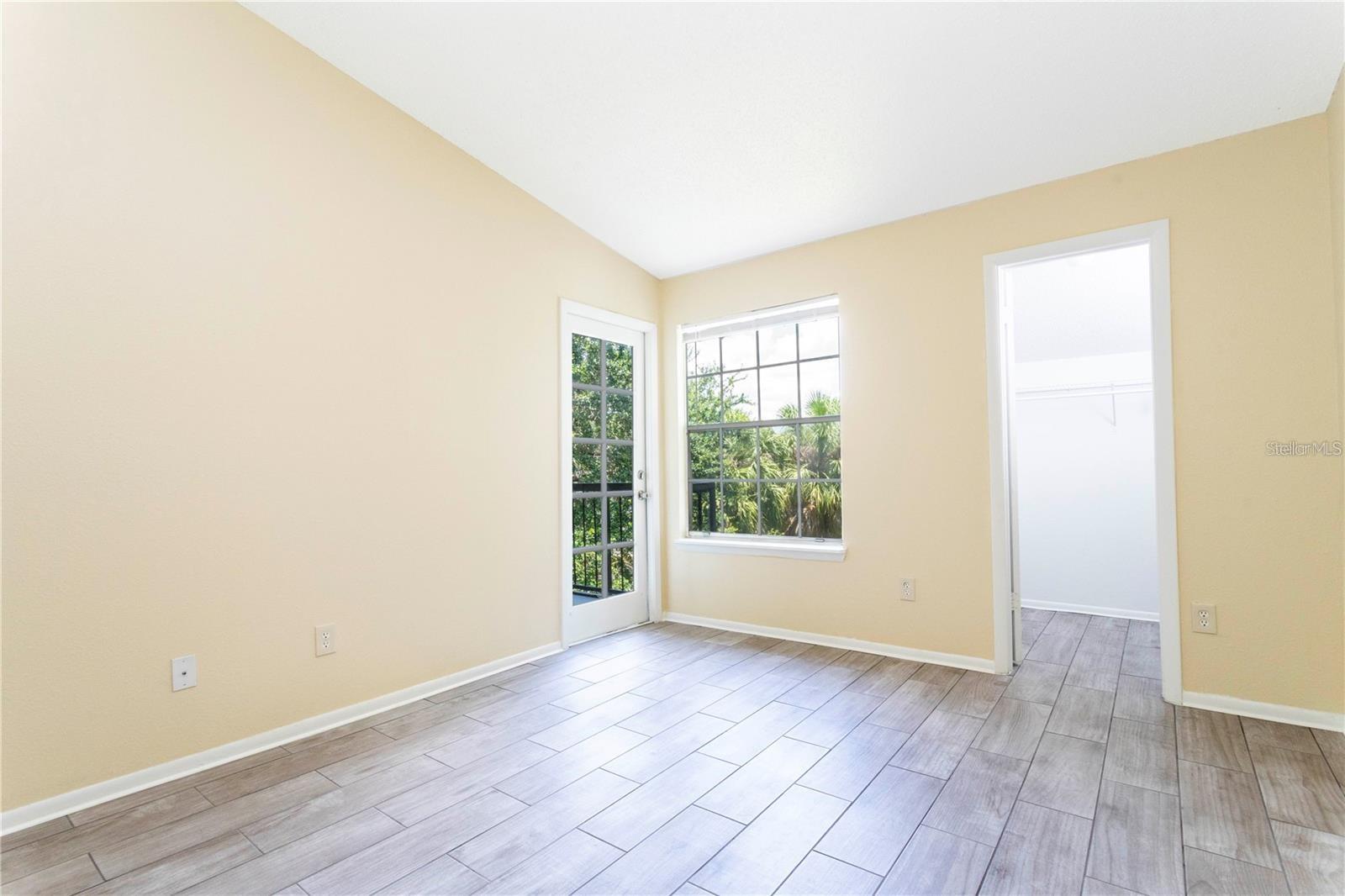 1932 LAKE ATRIUMS CIR #86