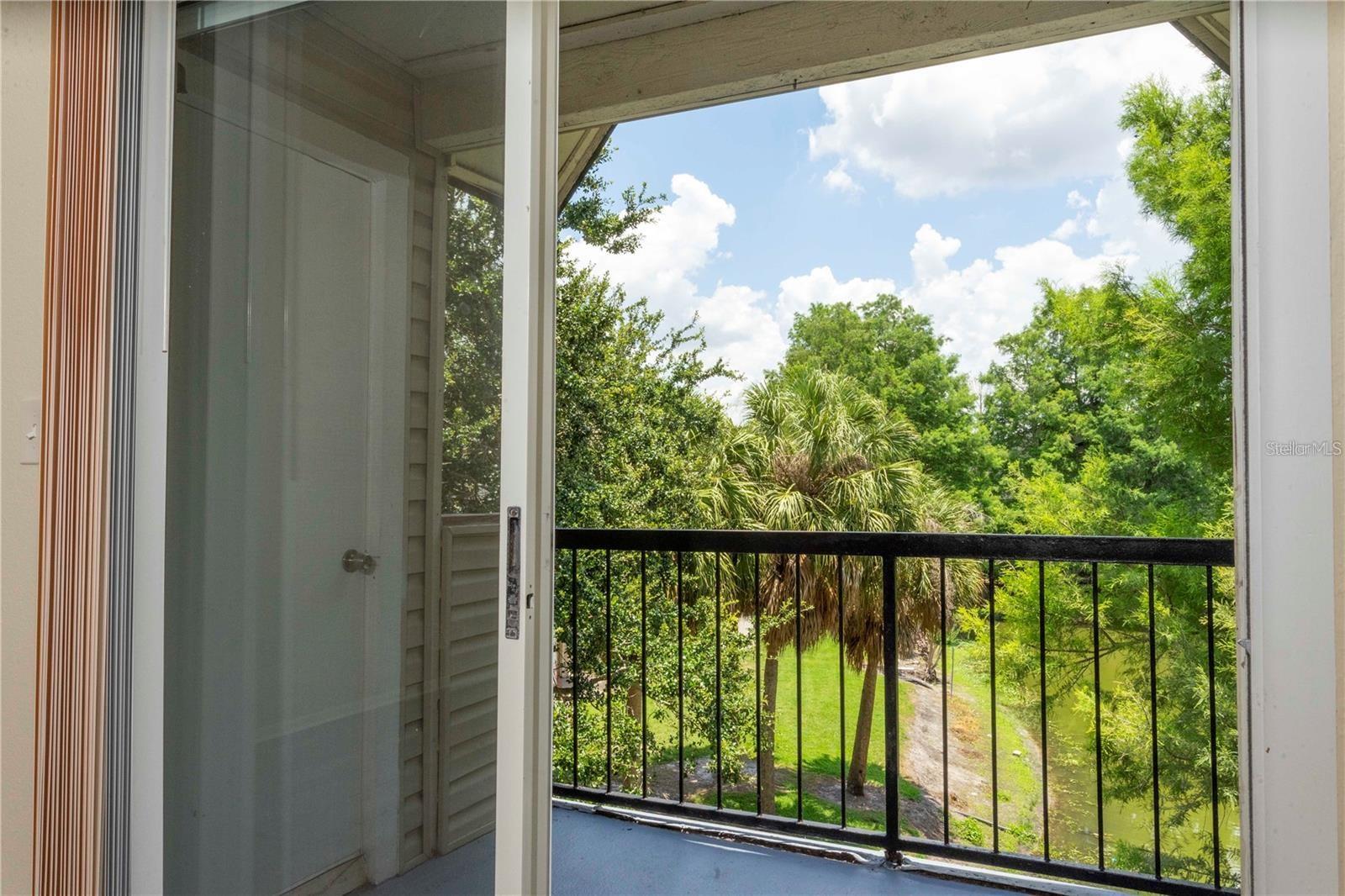 1932 LAKE ATRIUMS CIR #86